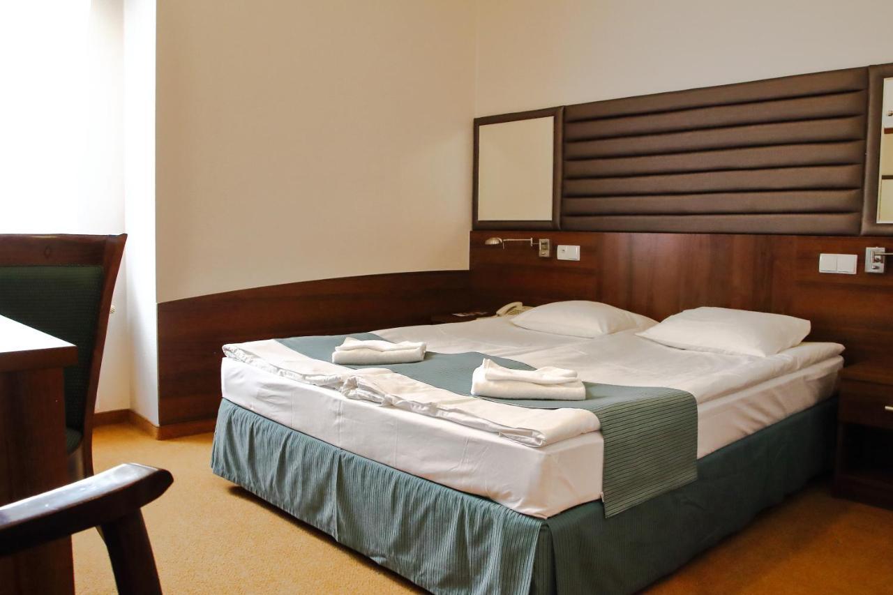 Hotel Piaskowy 普什奇纳 外观 照片